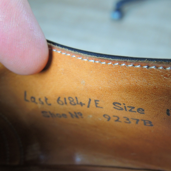 Loddington wingcap Brogue in black cap leather - Picture 7 of 8